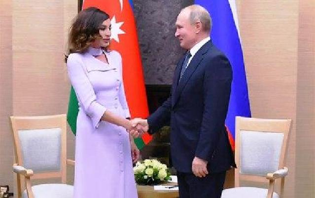 Vladimir Putin Mehriban Əliyevanı təbrik edib