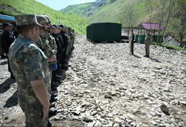 Müdafiə Nazirliyinin rəhbərliyi bölmələrin döyüş hazırlığını yoxlayıb