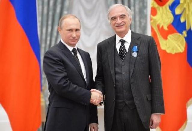 Putin Polad Bülbüloğlunu “Aleksandr Nevski” ordeni ilə təltif edib