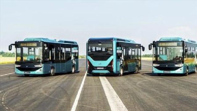 İlham Əliyev Zığ Elektrik Avtobus Parkının fəaliyyəti ilə tanış olub